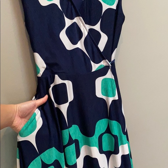 Sleeveless Tie Wrap Dress w/Pockets - Picture 5 of 5